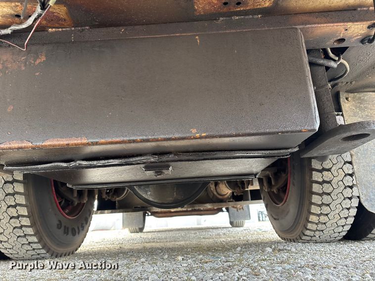 image for item DW7424 1988 Federal Motors pumper fire truck