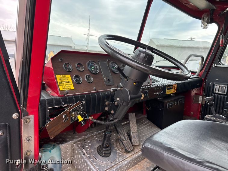 image for item DW7424 1988 Federal Motors pumper fire truck