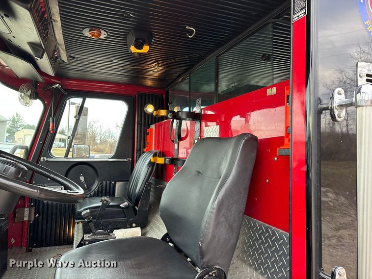 image for item DW7424 1988 Federal Motors pumper fire truck