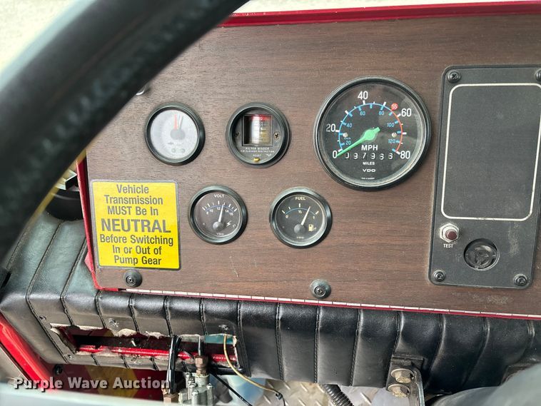 image for item DW7424 1988 Federal Motors pumper fire truck