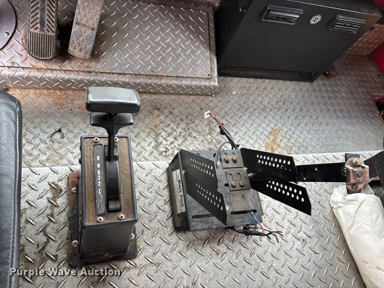 image for item DW7424 1988 Federal Motors pumper fire truck