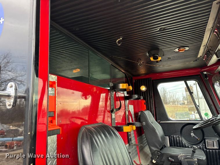 image for item DW7424 1988 Federal Motors pumper fire truck