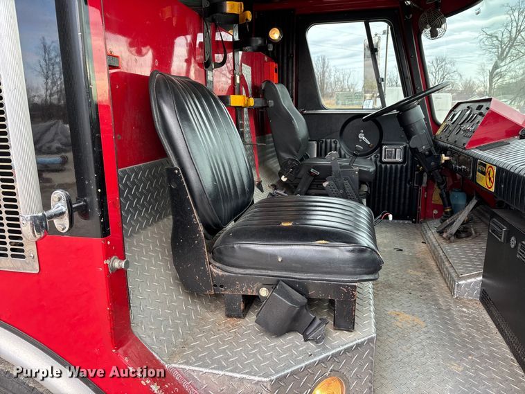 image for item DW7424 1988 Federal Motors pumper fire truck