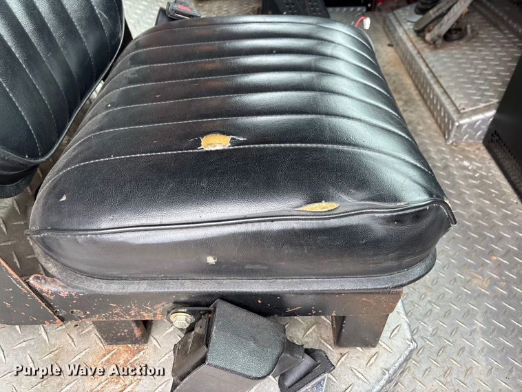 image for item DW7424 1988 Federal Motors pumper fire truck