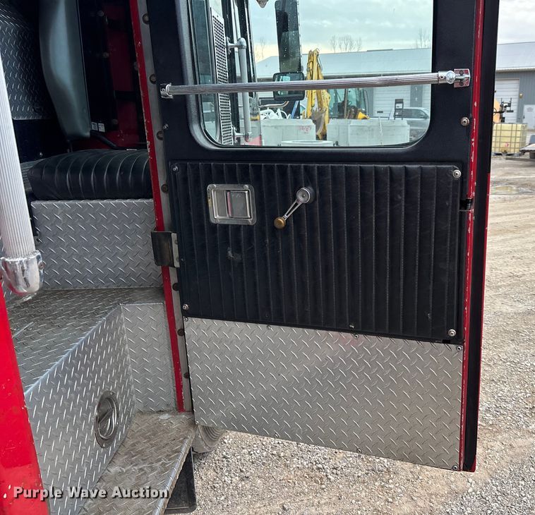 image for item DW7424 1988 Federal Motors pumper fire truck