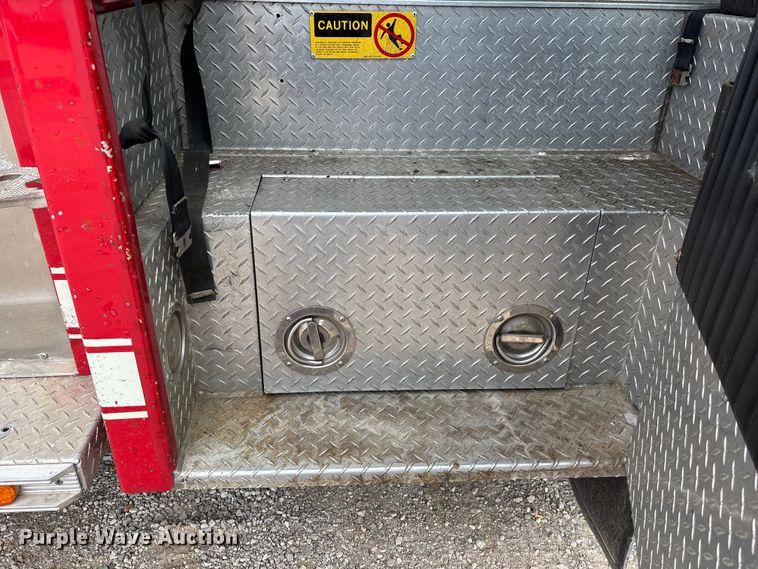 image for item DW7424 1988 Federal Motors pumper fire truck