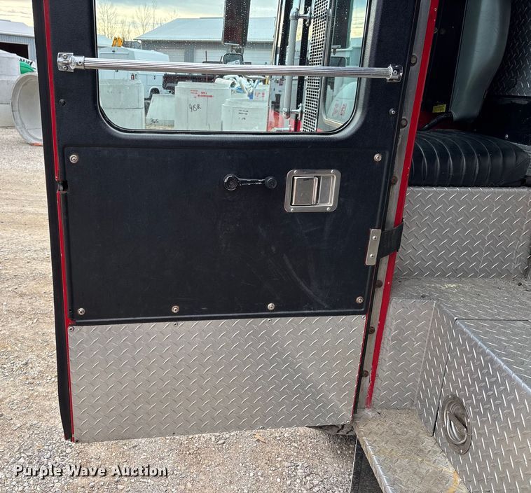 image for item DW7424 1988 Federal Motors pumper fire truck