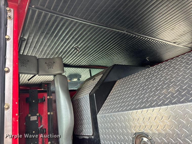 image for item DW7424 1988 Federal Motors pumper fire truck