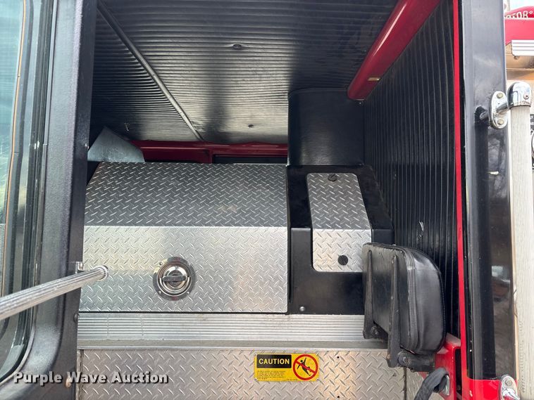 image for item DW7424 1988 Federal Motors pumper fire truck