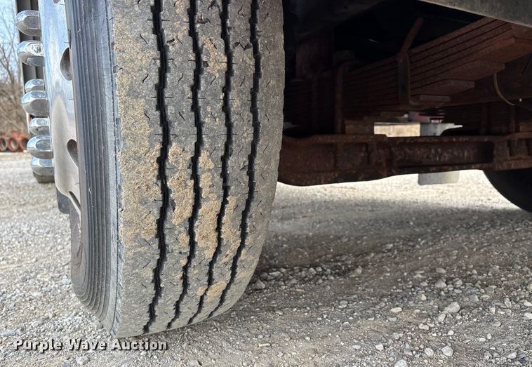 image for item DW7424 1988 Federal Motors pumper fire truck