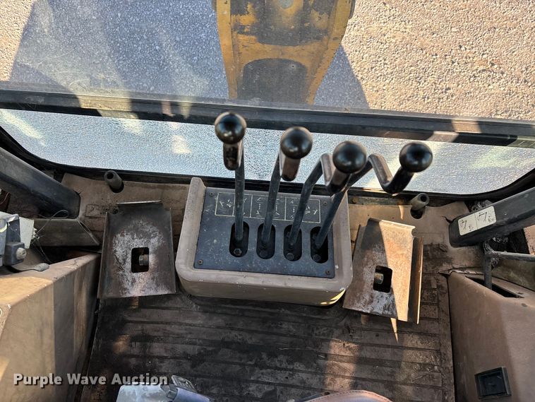 image for item DW7428 1994 John Deere 310D Turbo backhoe