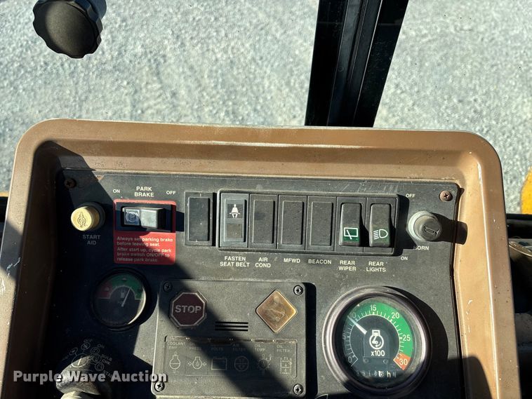 image for item DW7428 1994 John Deere 310D Turbo backhoe