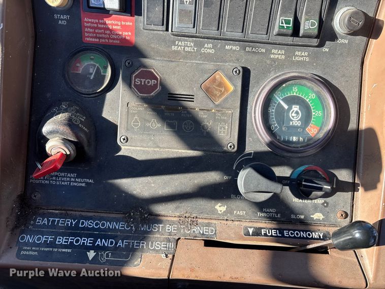 image for item DW7428 1994 John Deere 310D Turbo backhoe