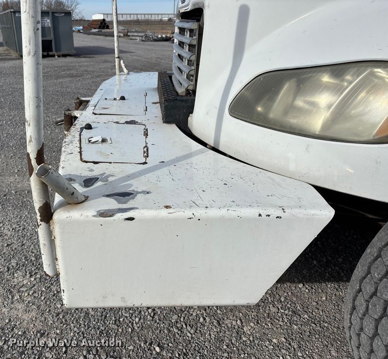 image for item DW7430 2005 Freightliner Business Class M2 digger derrick truck