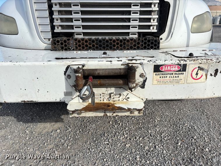 image for item DW7430 2005 Freightliner Business Class M2 digger derrick truck