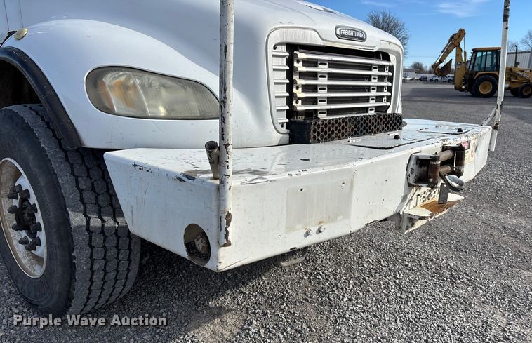 image for item DW7430 2005 Freightliner Business Class M2 digger derrick truck