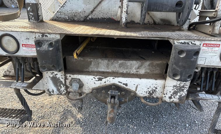 image for item DW7430 2005 Freightliner Business Class M2 digger derrick truck