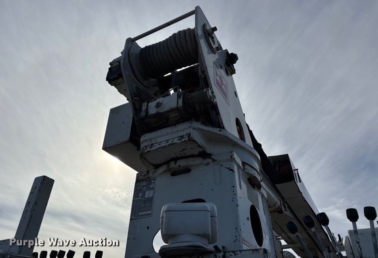 image for item DW7430 2005 Freightliner Business Class M2 digger derrick truck