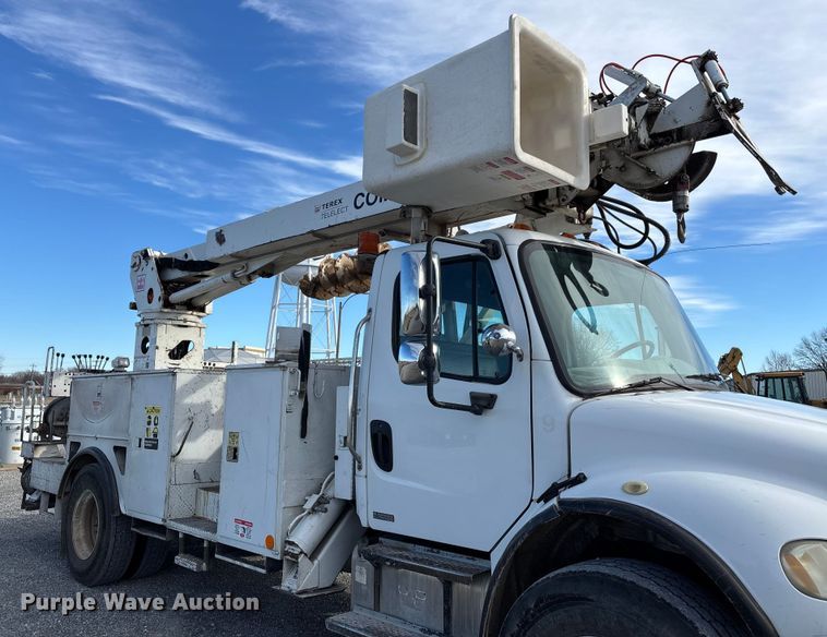 image for item DW7430 2005 Freightliner Business Class M2 digger derrick truck