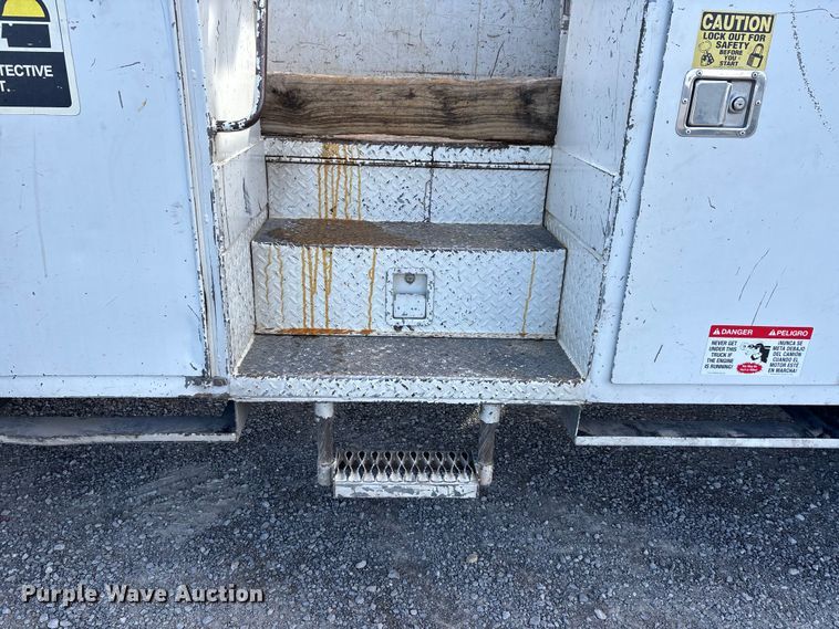 image for item DW7430 2005 Freightliner Business Class M2 digger derrick truck