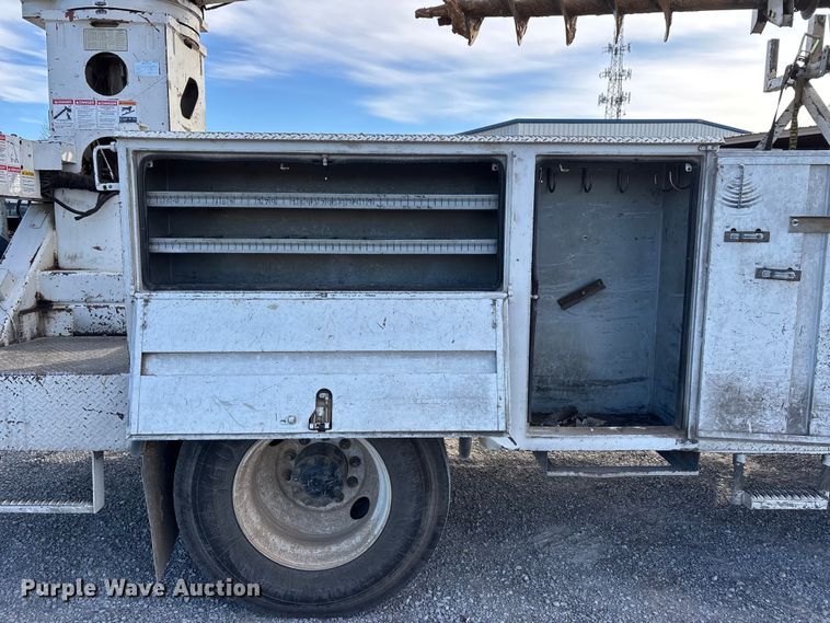 image for item DW7430 2005 Freightliner Business Class M2 digger derrick truck