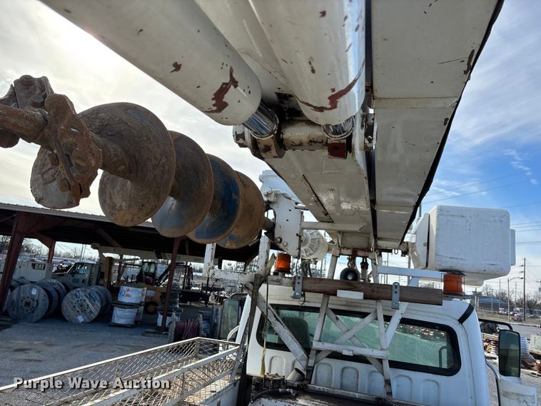 image for item DW7430 2005 Freightliner Business Class M2 digger derrick truck