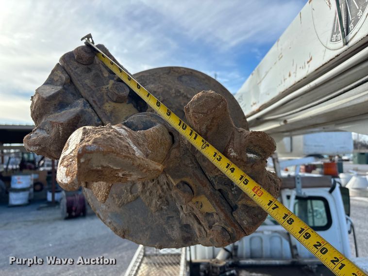 image for item DW7430 2005 Freightliner Business Class M2 digger derrick truck