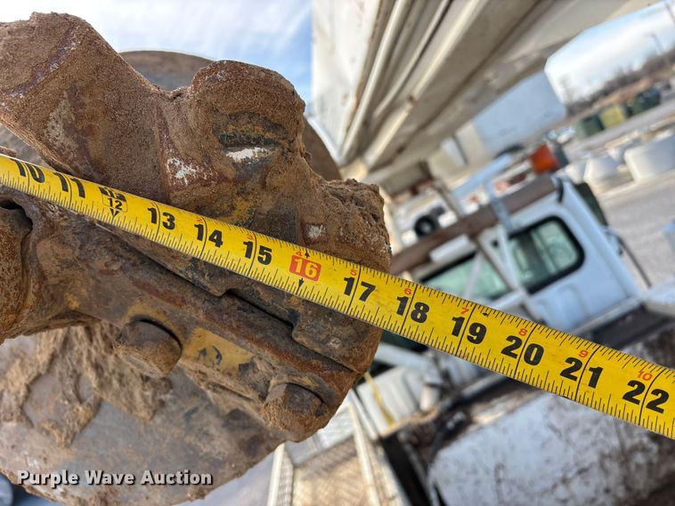 image for item DW7430 2005 Freightliner Business Class M2 digger derrick truck