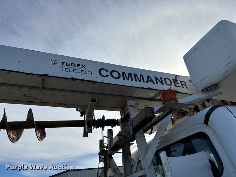 image for item DW7430 2005 Freightliner Business Class M2 digger derrick truck