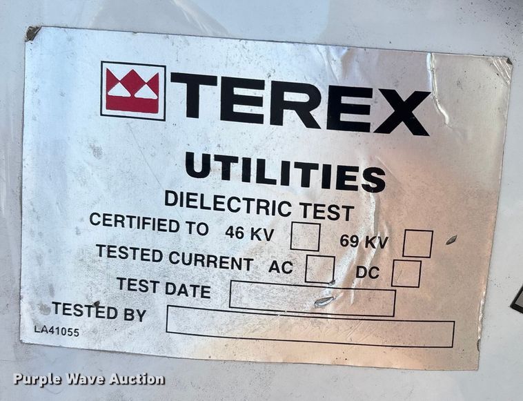 image for item DW7430 2005 Freightliner Business Class M2 digger derrick truck