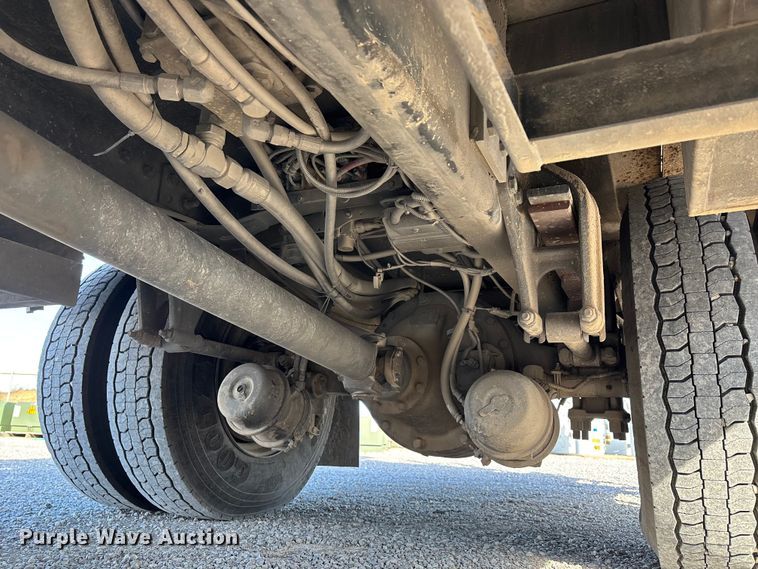 image for item DW7430 2005 Freightliner Business Class M2 digger derrick truck