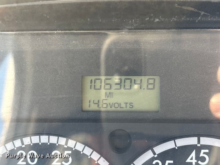 image for item DW7430 2005 Freightliner Business Class M2 digger derrick truck