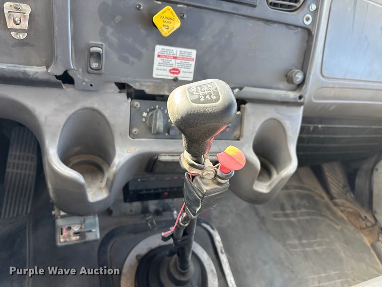 image for item DW7430 2005 Freightliner Business Class M2 digger derrick truck