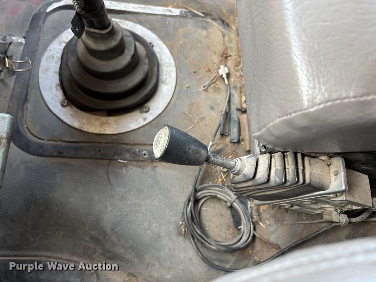 image for item DW7430 2005 Freightliner Business Class M2 digger derrick truck