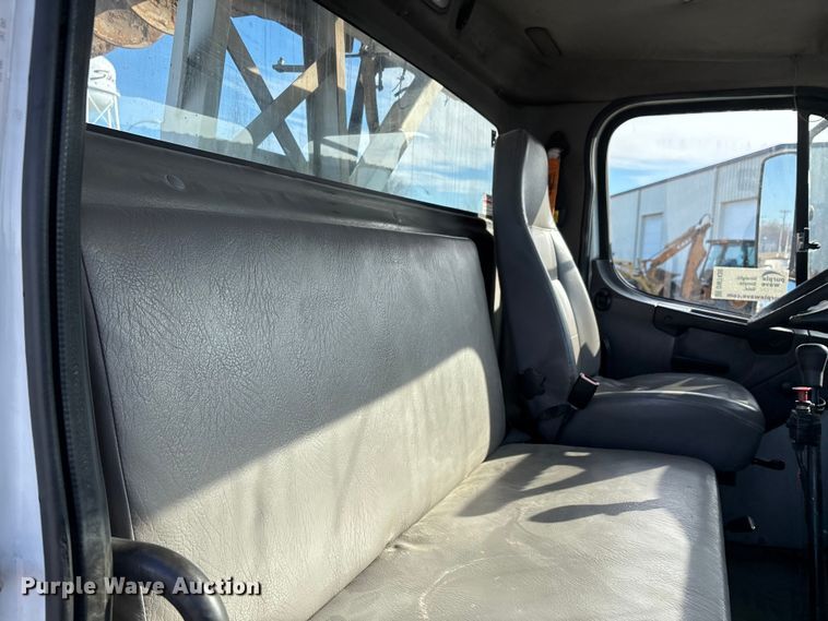 image for item DW7430 2005 Freightliner Business Class M2 digger derrick truck