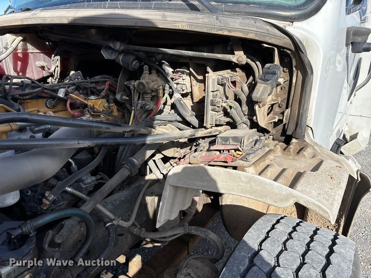 image for item DW7430 2005 Freightliner Business Class M2 digger derrick truck