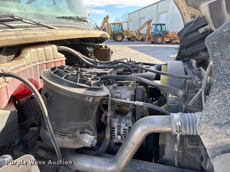 image for item DW7430 2005 Freightliner Business Class M2 digger derrick truck