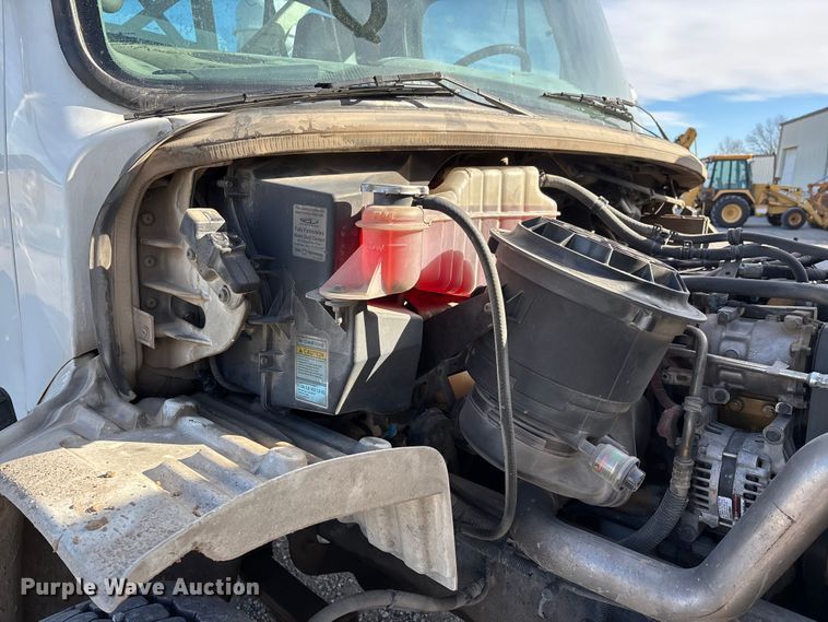 image for item DW7430 2005 Freightliner Business Class M2 digger derrick truck