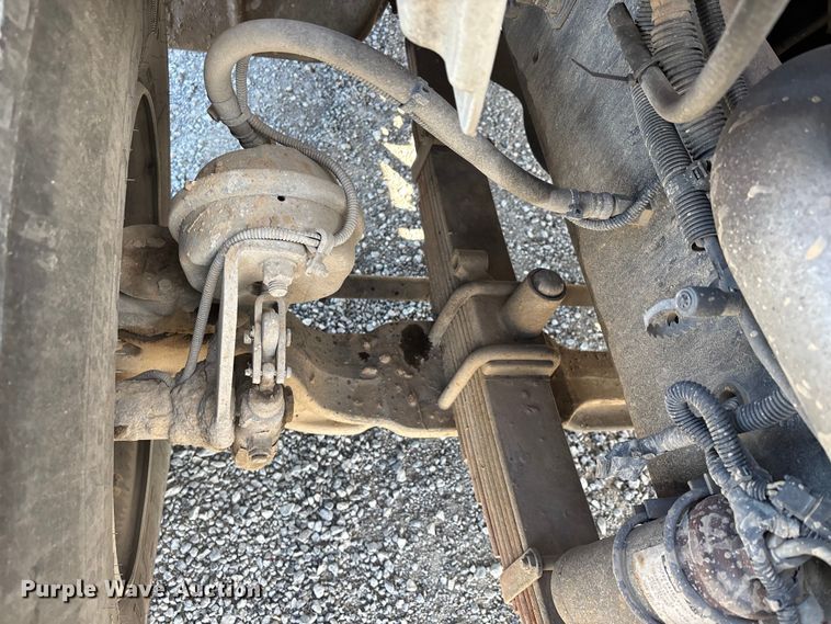 image for item DW7430 2005 Freightliner Business Class M2 digger derrick truck