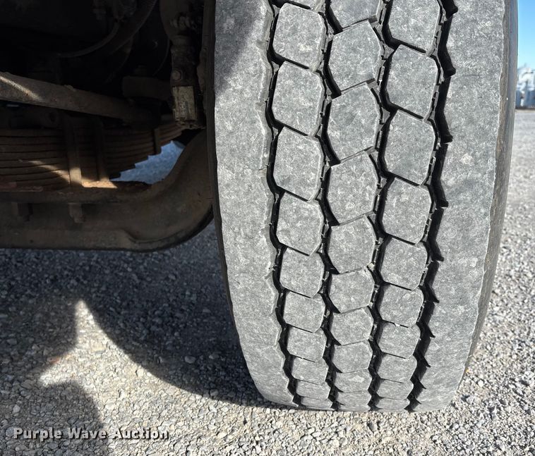 image for item DW7430 2005 Freightliner Business Class M2 digger derrick truck