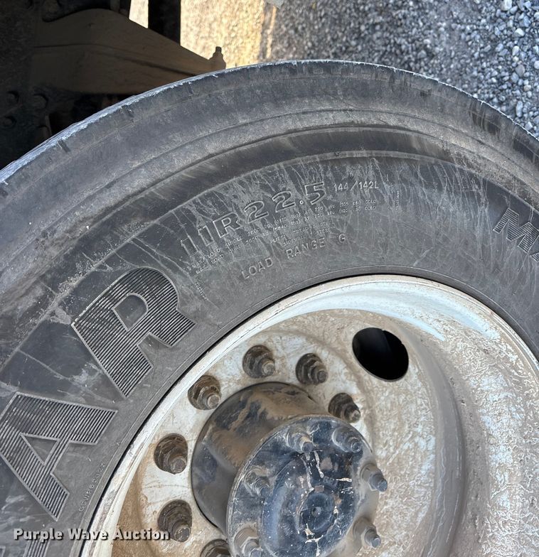 image for item DW7430 2005 Freightliner Business Class M2 digger derrick truck