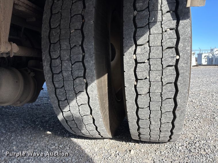 image for item DW7430 2005 Freightliner Business Class M2 digger derrick truck