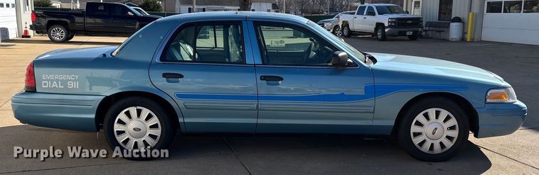 image for item DW7431 2011 Ford Crown Victoria Police Interceptor 