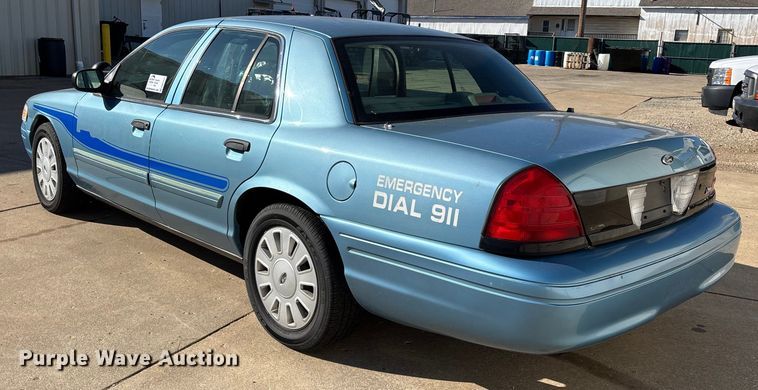 image for item DW7431 2011 Ford Crown Victoria Police Interceptor 