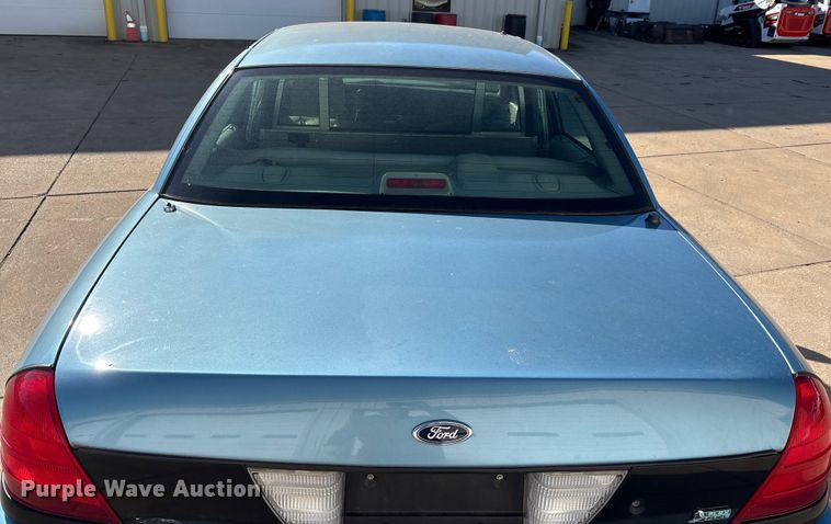 image for item DW7431 2011 Ford Crown Victoria Police Interceptor 