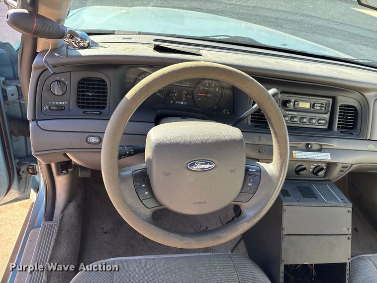 image for item DW7431 2011 Ford Crown Victoria Police Interceptor 