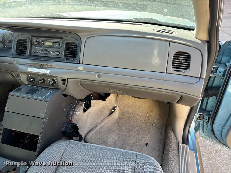 image for item DW7431 2011 Ford Crown Victoria Police Interceptor 