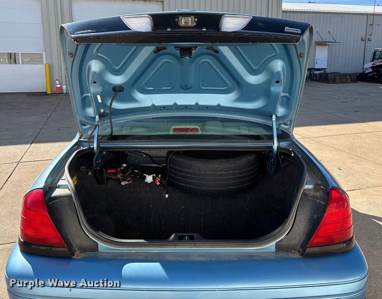 image for item DW7431 2011 Ford Crown Victoria Police Interceptor 