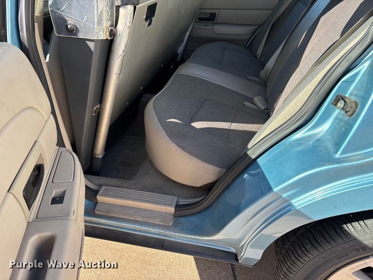 image for item DW7431 2011 Ford Crown Victoria Police Interceptor 