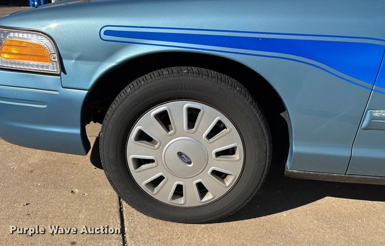 image for item DW7431 2011 Ford Crown Victoria Police Interceptor 